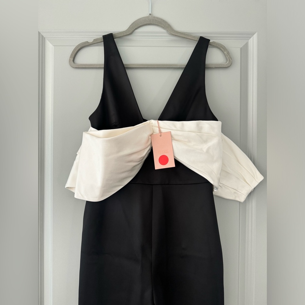 Alexis Marinna Black White Wide Leg Sleeveless V-Neck Cocktail Jumpsuit - Picture 9 of 9